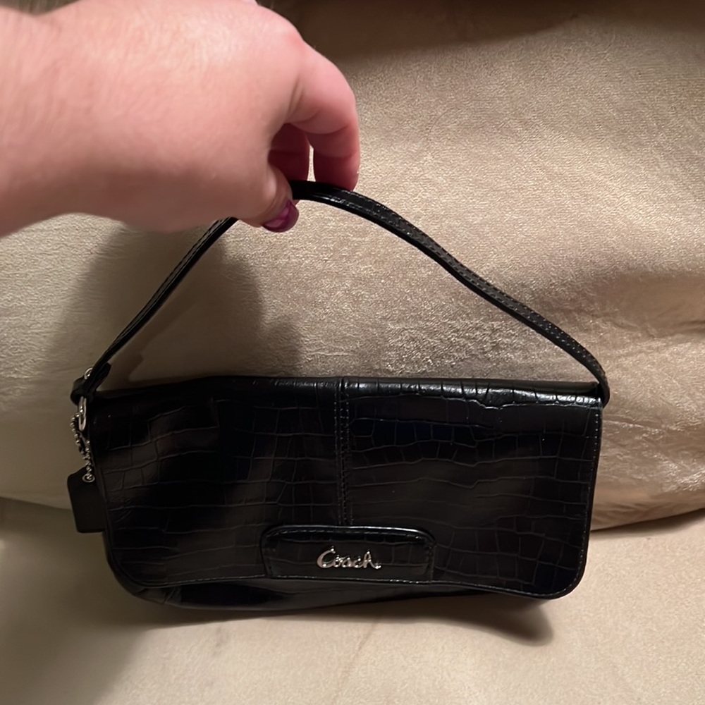 Coach black leather wristlet in excellent condition - Picture 14 of 14